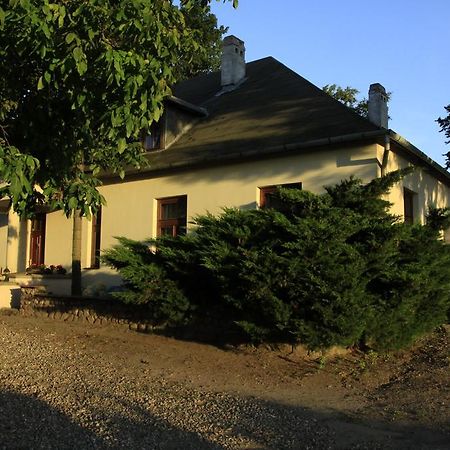 Kasztelania Pod Lipami Villa Zakroczym Exterior photo